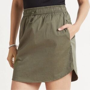 Sundry Olive Green Sunday Skirt Casual Pull On Skirt Pockets Size 2 Medium
